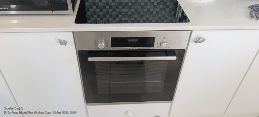 To Let 4 Bedroom Property for Rent in Hartenbos Central Western Cape